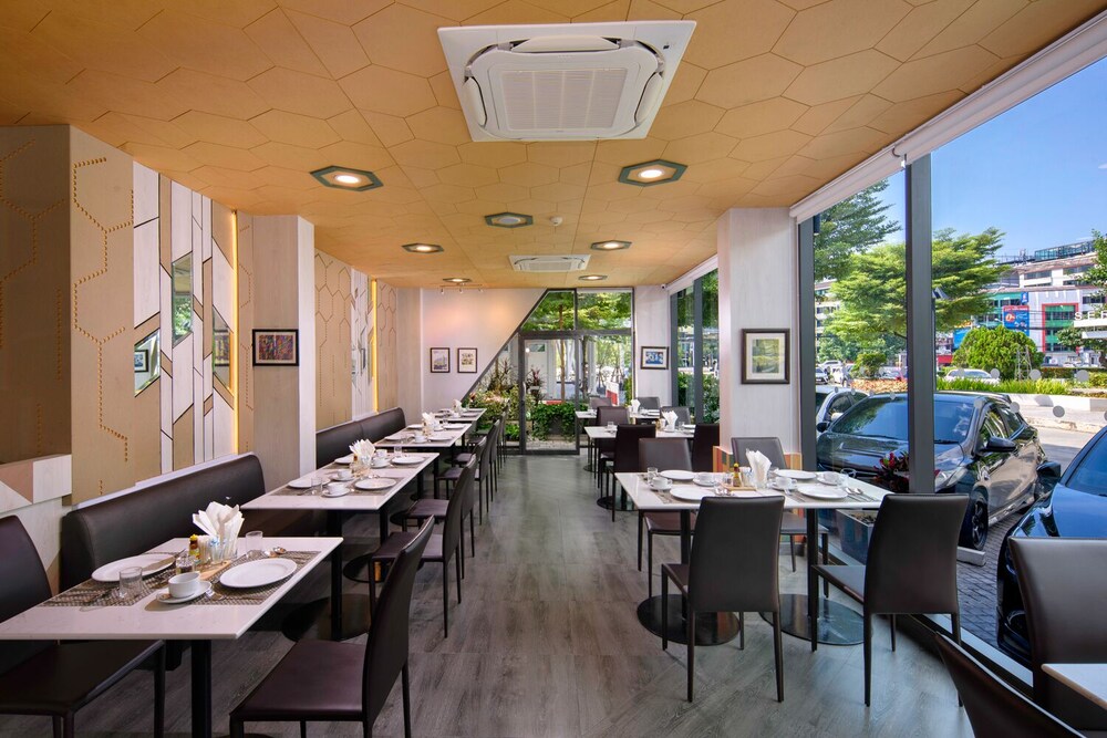 Prime Square Hotel 13/18