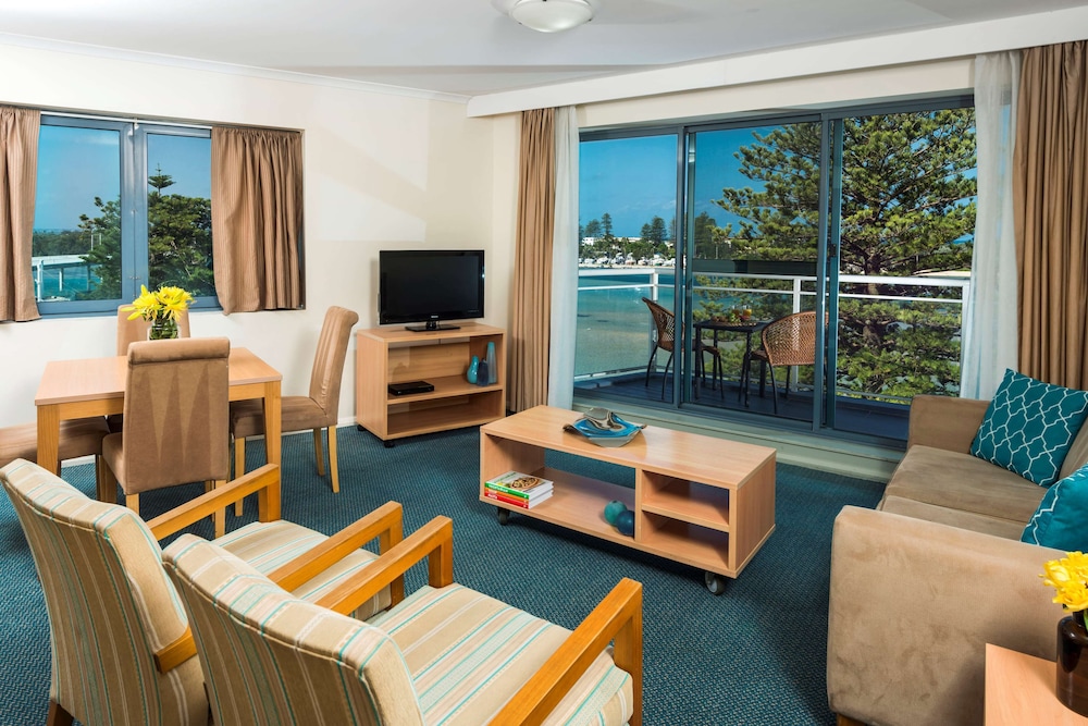 Oaks the Entrance Waterfront Suites 39/71