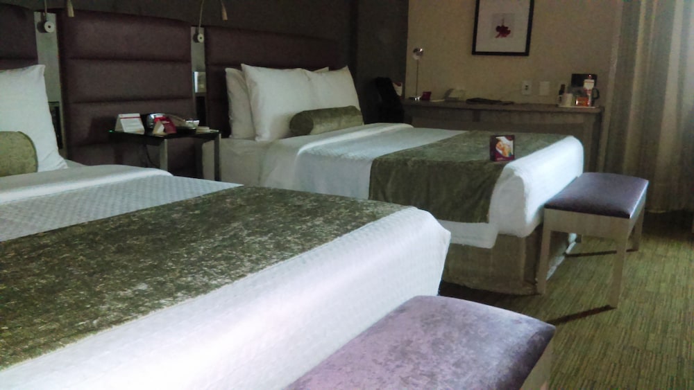 Crowne Plaza Toluca-Lancaster 8/78