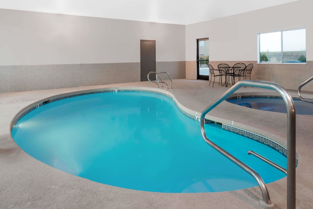 Days Inn by Wyndham Las Vegas NM 18/30