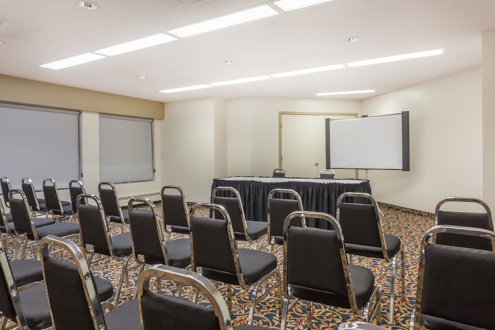Super 8 by Wyndham Sherwood Park/Edmonton Area 39/46