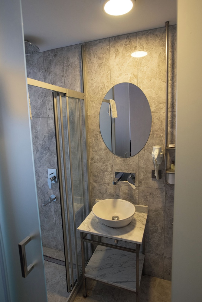 Hotel V Plus Taksim 70/70