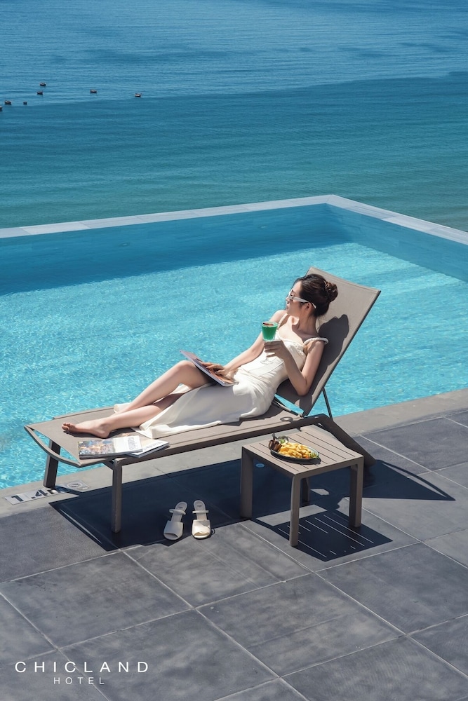 Chicland Da Nang Beach Hotel 69/72