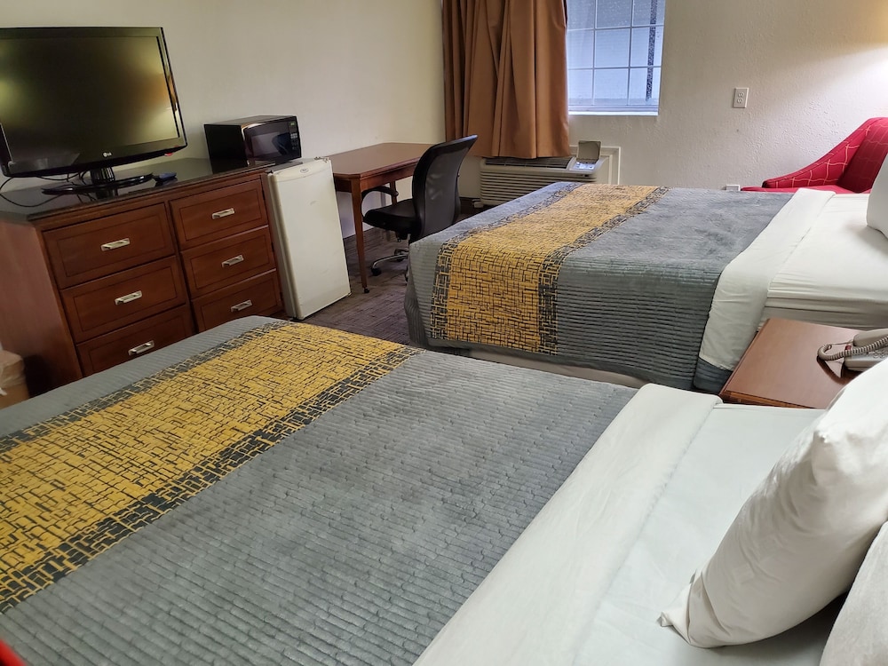 Royal Inn Hotel 8/37