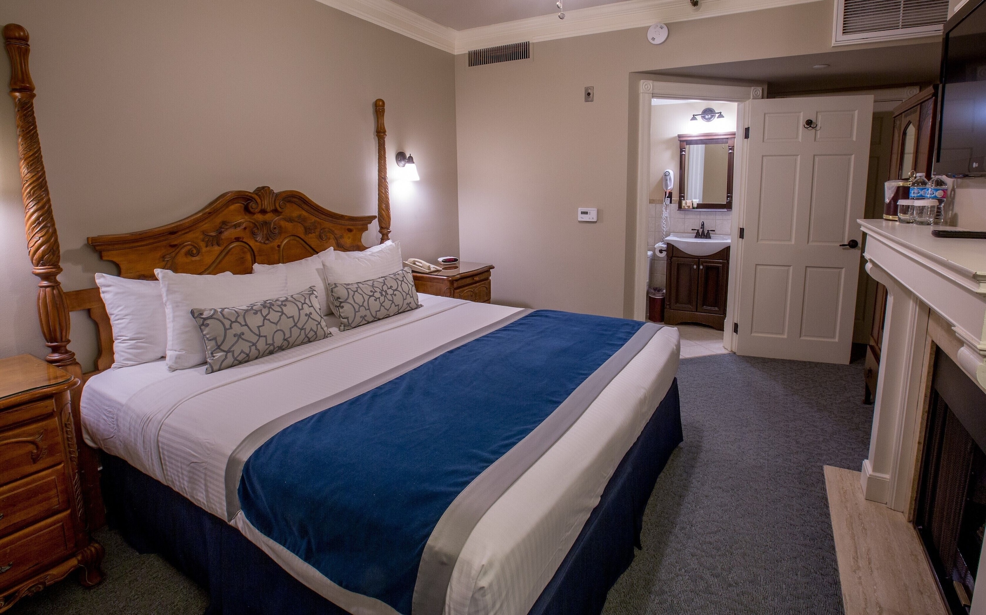 ROOM, QUEEN BED, CITY VIEW, ACCESSIBLE