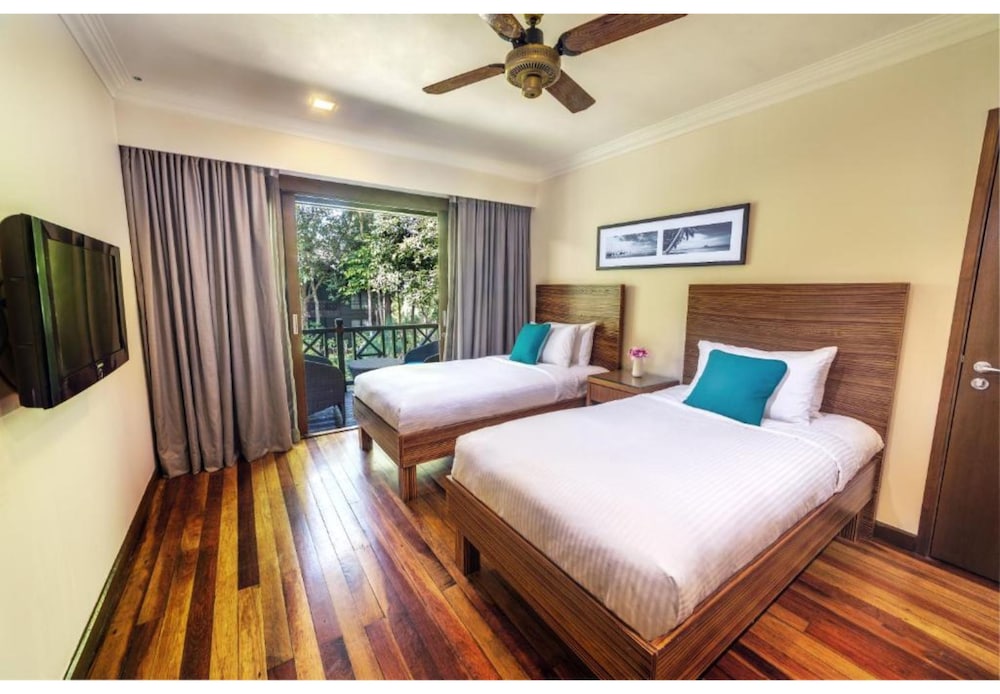 The Taaras Beach and Spa Resort 7/50
