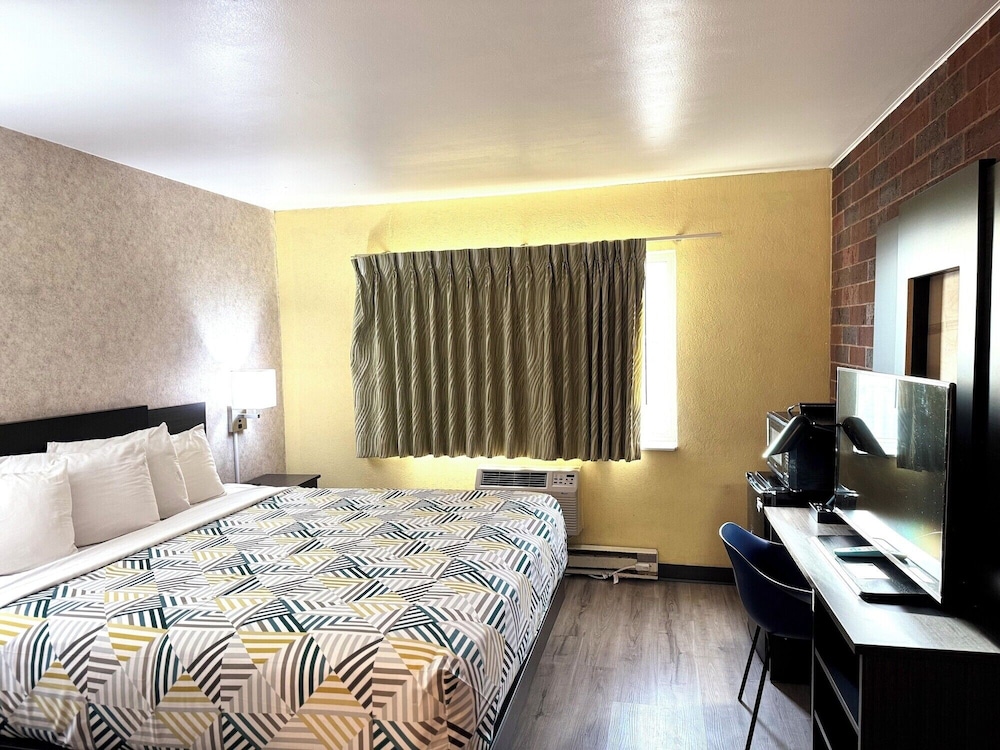 Motel6 Eau Claire, WI 18/49