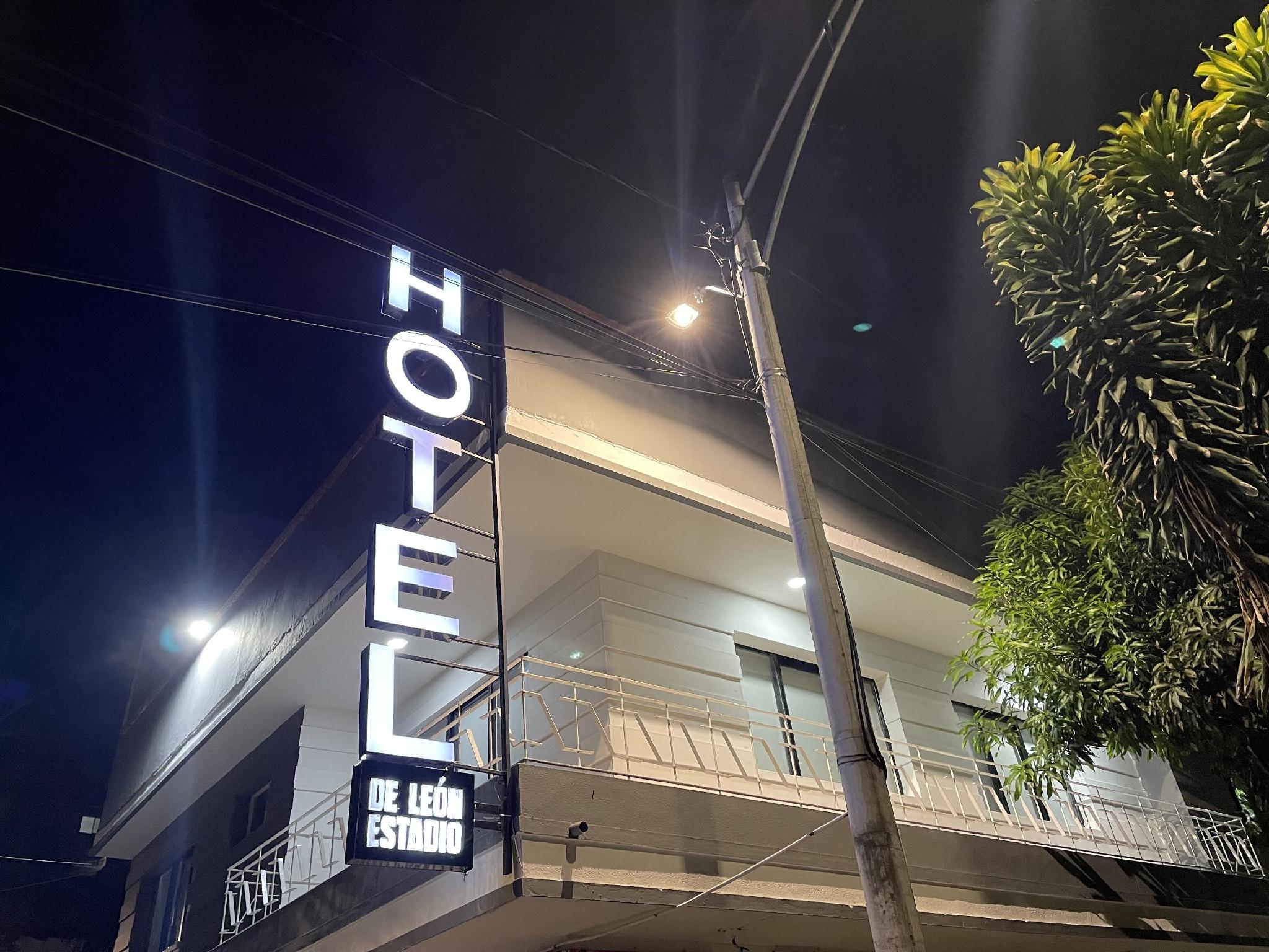 HOTEL DE LEON ESTADIO 2/18
