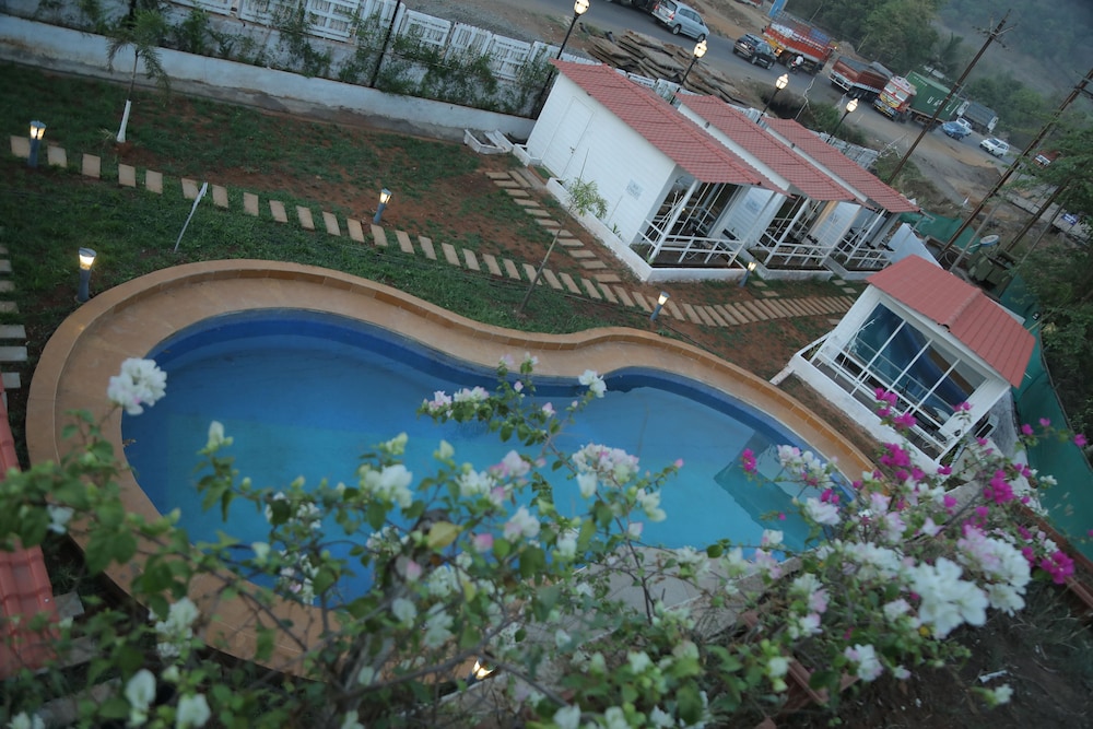 Hotel Reemz 4/32