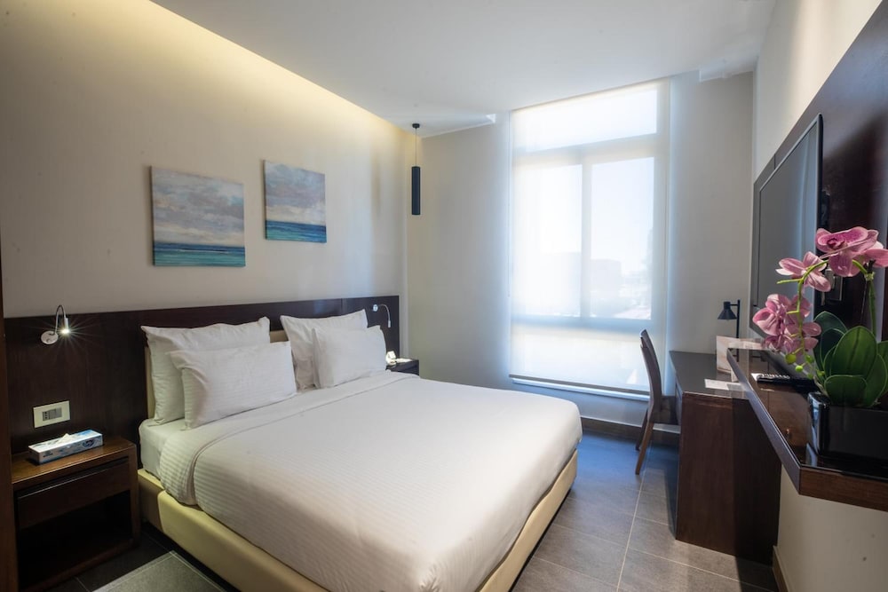 Compass Amman 17/46