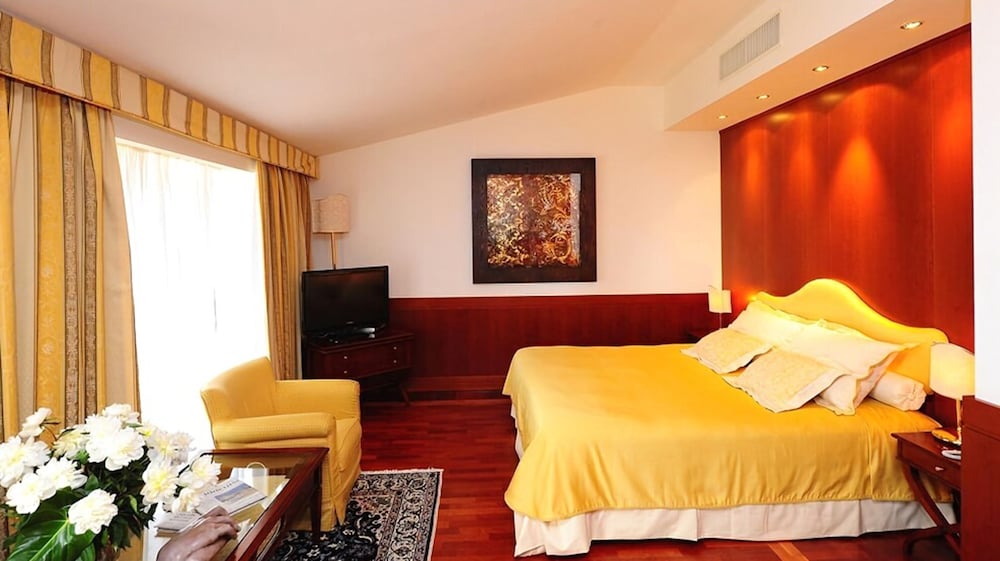 BV Grand Hotel Assisi 33/43