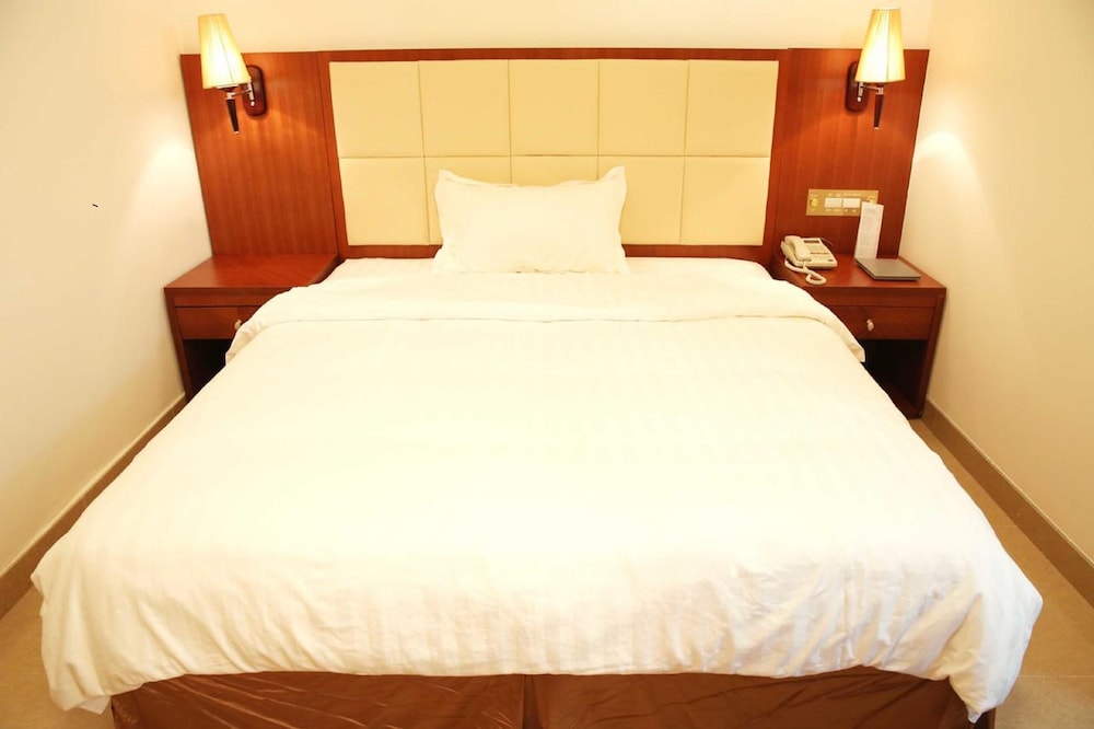 Grand Harbour Hotel 11/21