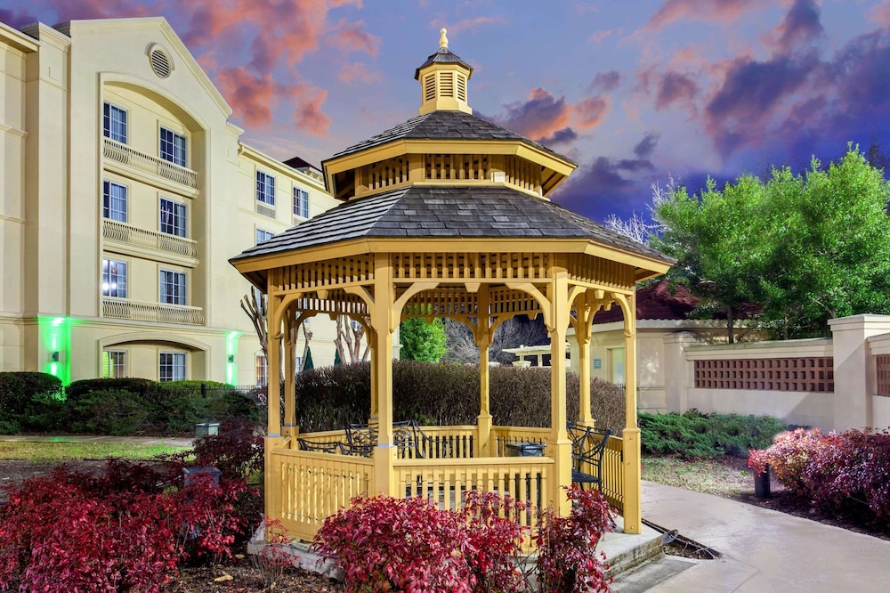 La Quinta Inn & Suites by Wyndham Birmingham Hoover 4/43