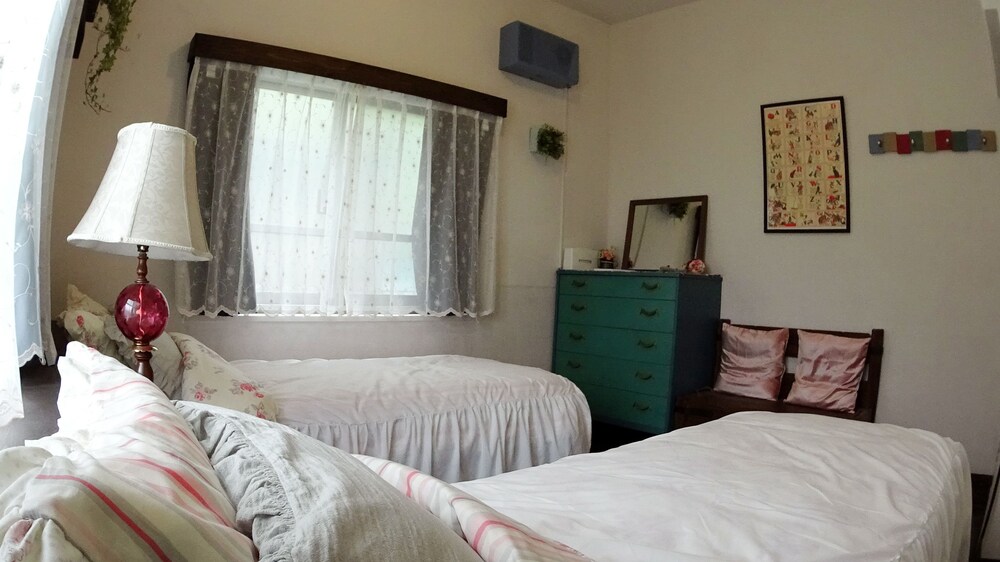 Okinawan. Sweet Home.T-8 10/34