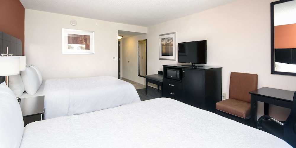 Hampton Inn Suites Seneca Clemson Area Sc 25/74