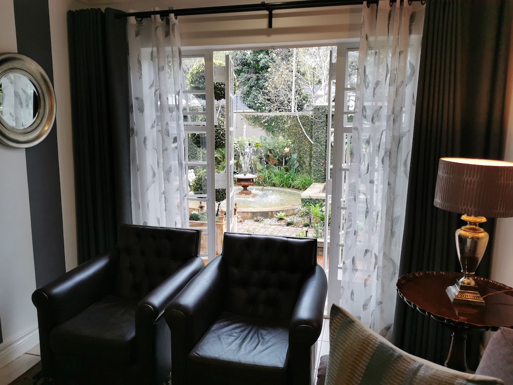 At 98 On Lynburn Guest House 30/50