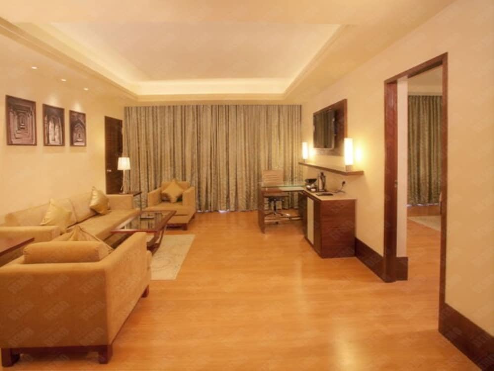 Radisson Blu Hotel Chennai City Centre 29/46