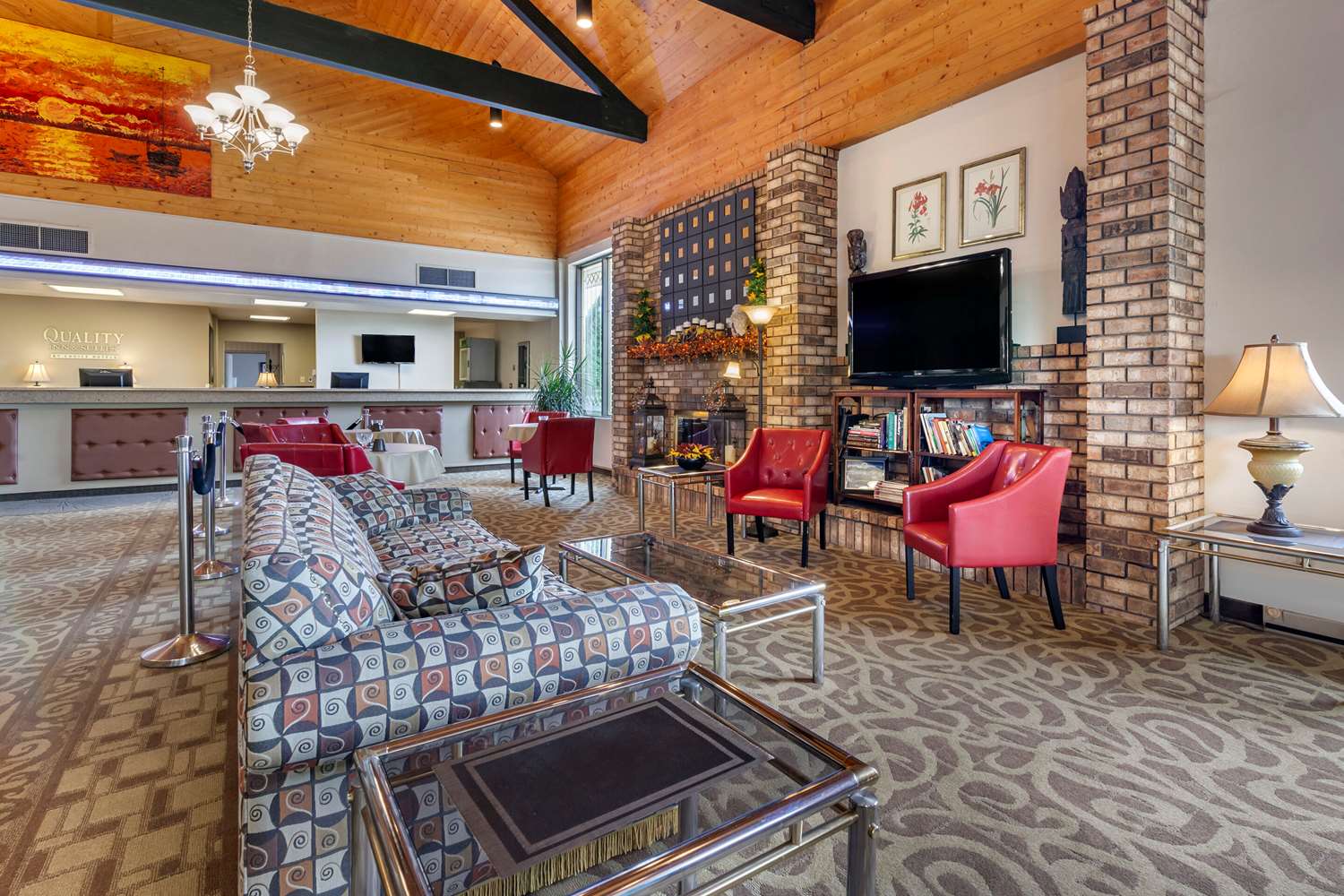 Quality Inn & Suites Escanaba North 19/24