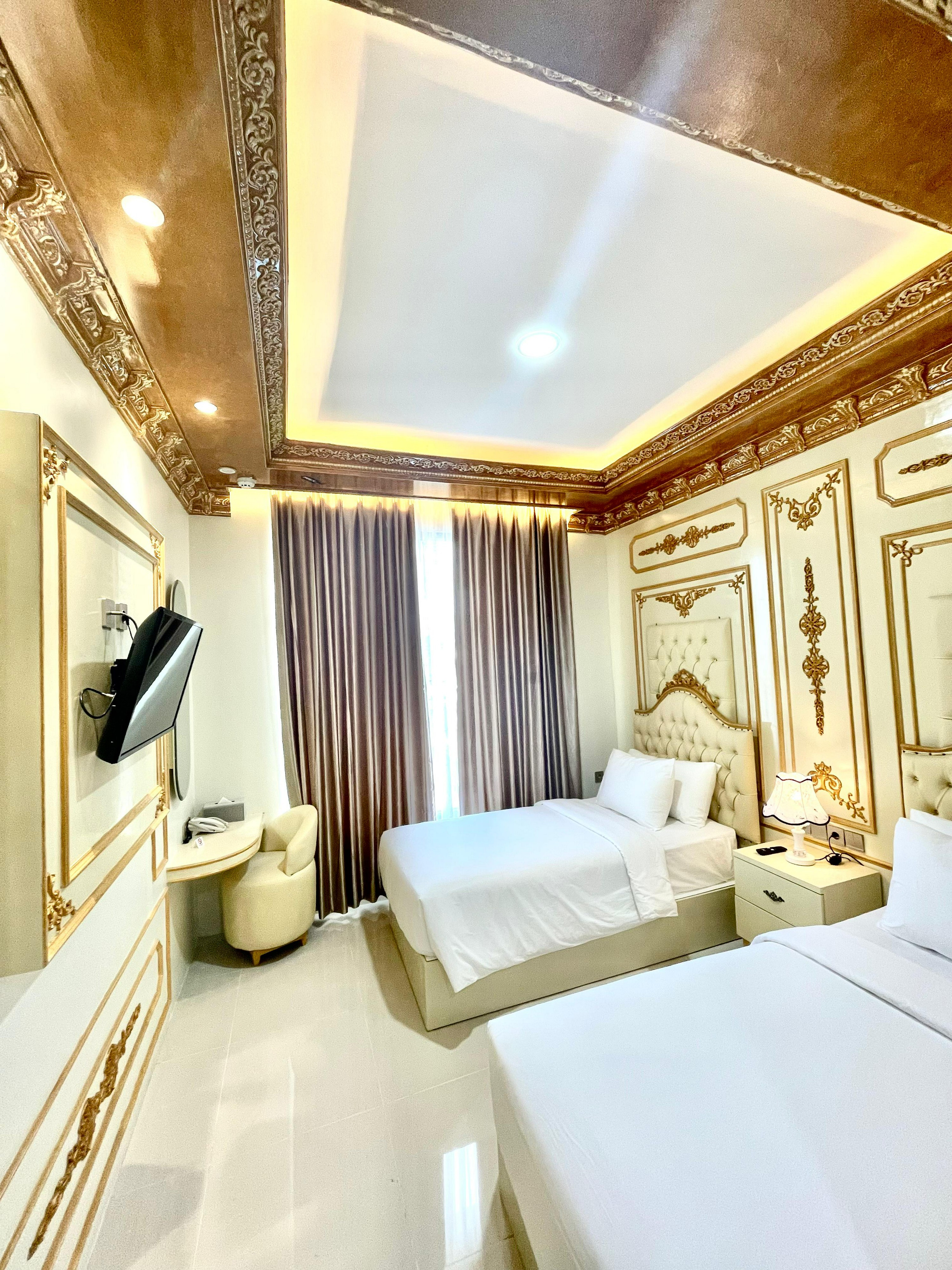 Deluxe, Twin Beds