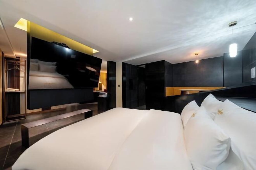 Adlige Hotel 14/54