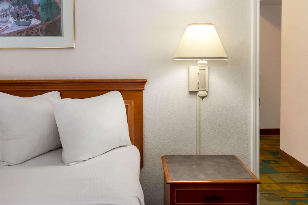 La Quinta Inn by Wyndham Albuquerque Northeast 22/33