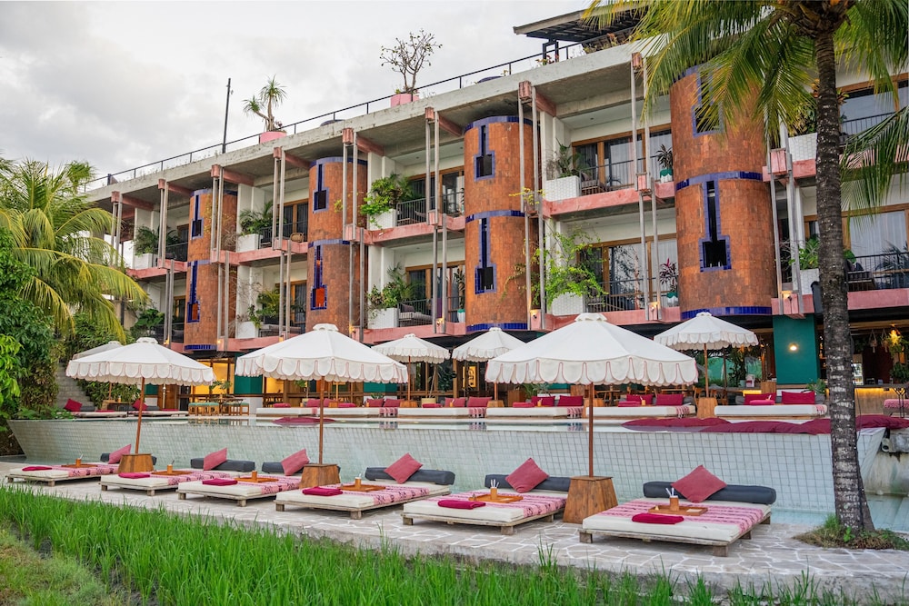Shore Amora Canggu in BALI