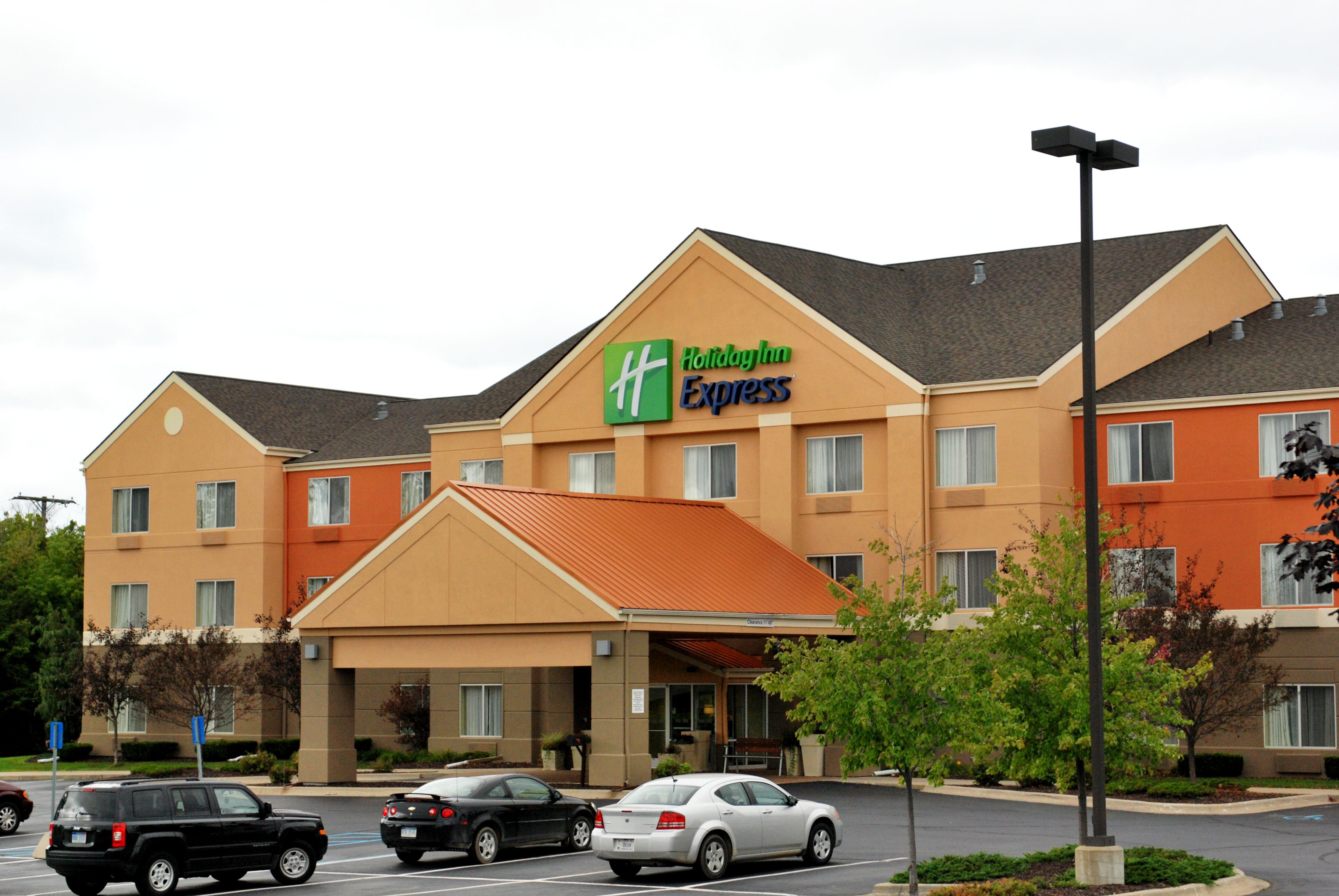 Holiday Inn Express Lapeer 66/71