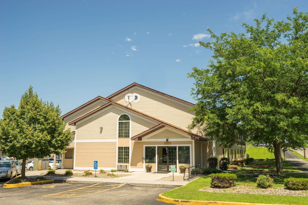 Super 8 By Wyndham Red Wing 4/51