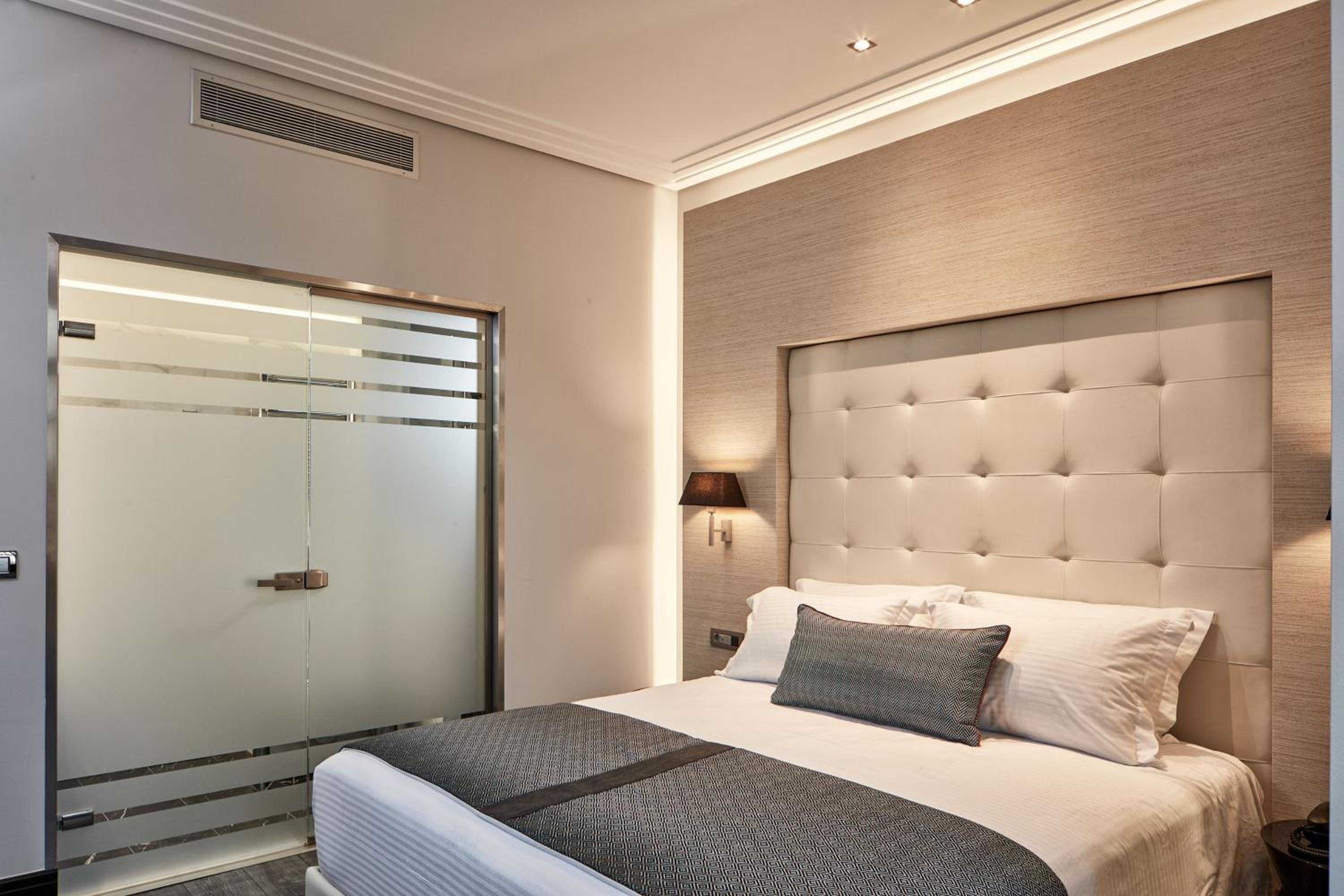 Junior Suite, Courtyard View