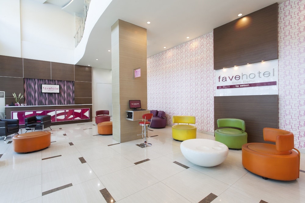 Lobby at favehotel Solo Baru, Grogol