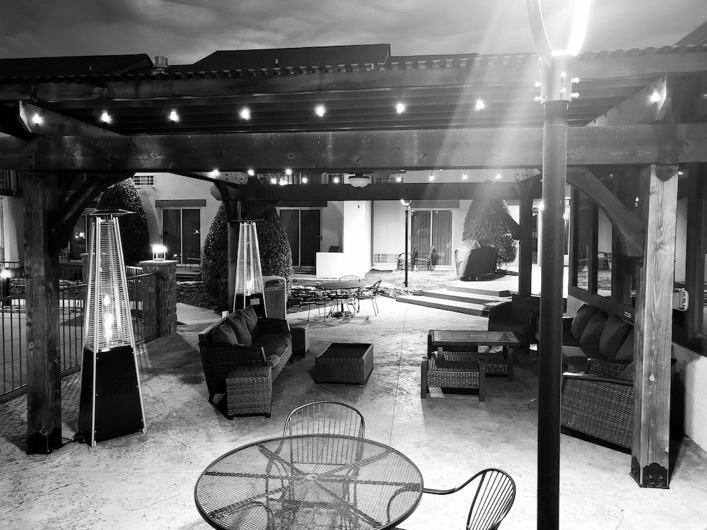Club Hotel Nashville Inn Suites 32/67