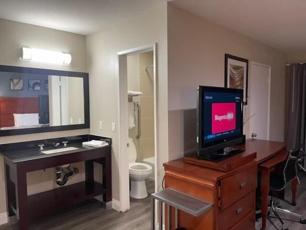 Bel Air Motor Hotel 11/15