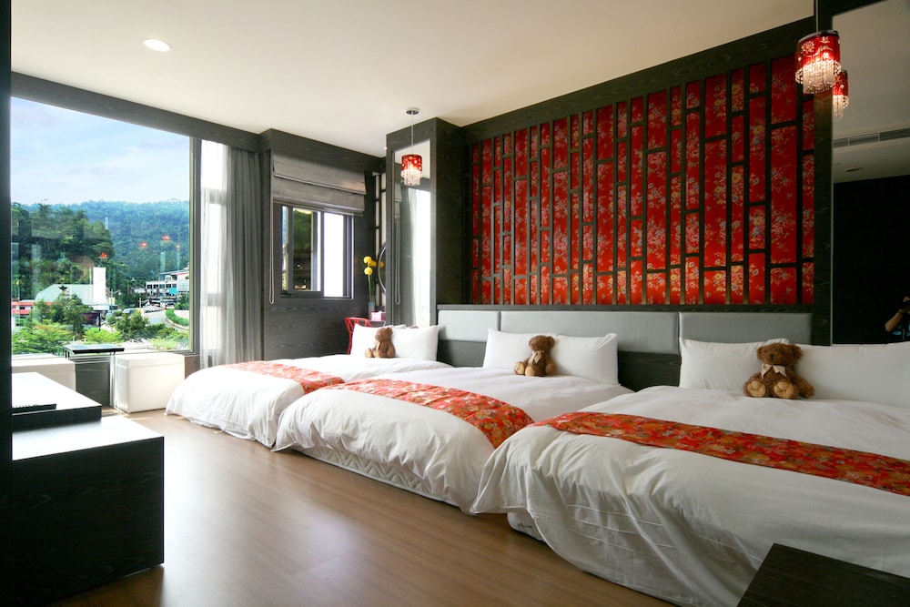 Tan Hui Hotel 13/46