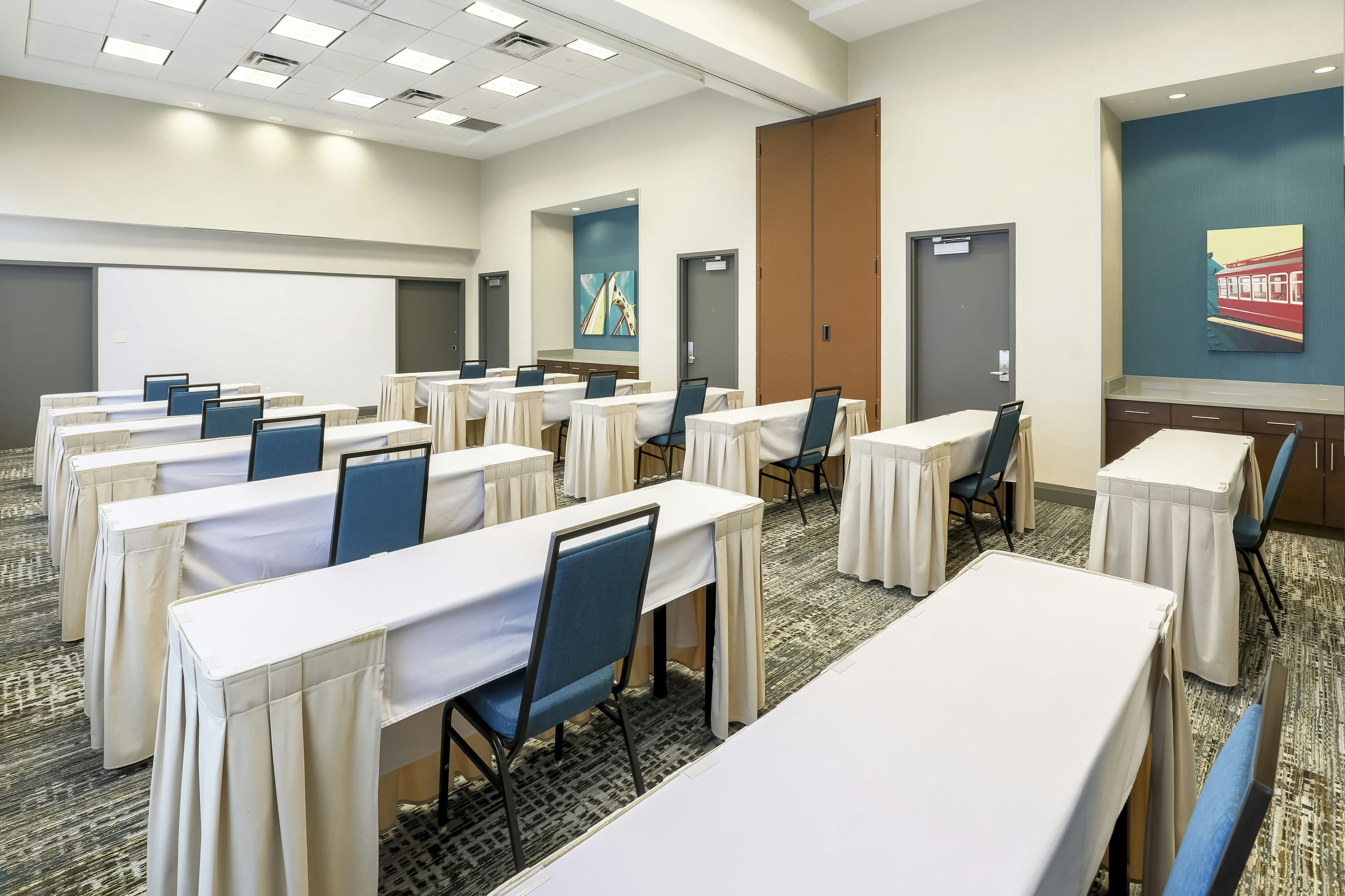 Hampton Inn Suites Pittsburgh Downtown 43/47