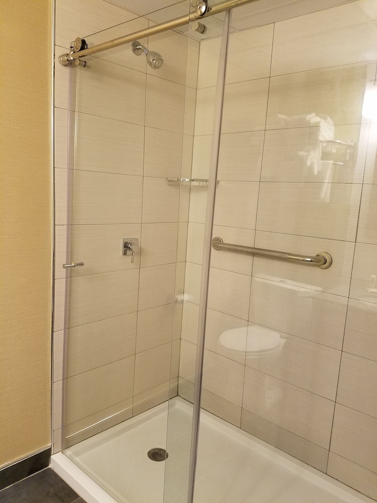 Quality Inn West Springfield 25/48