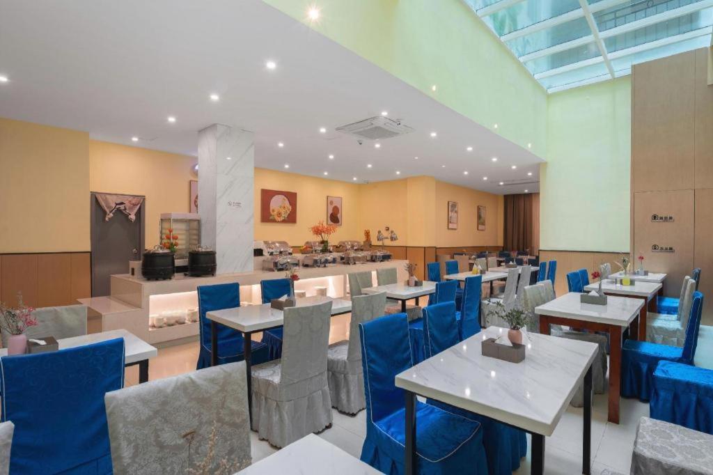 VX Xiamen Siming District Huandao Road Hotel 35/50