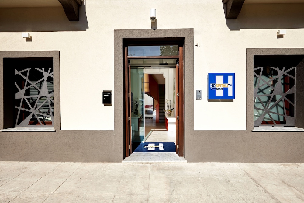 Hospitality Hotel 2/57