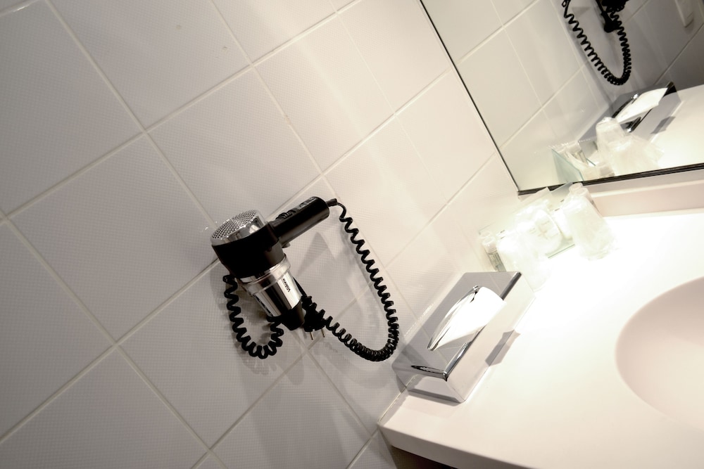 Art Hotel Paris Est 27/27