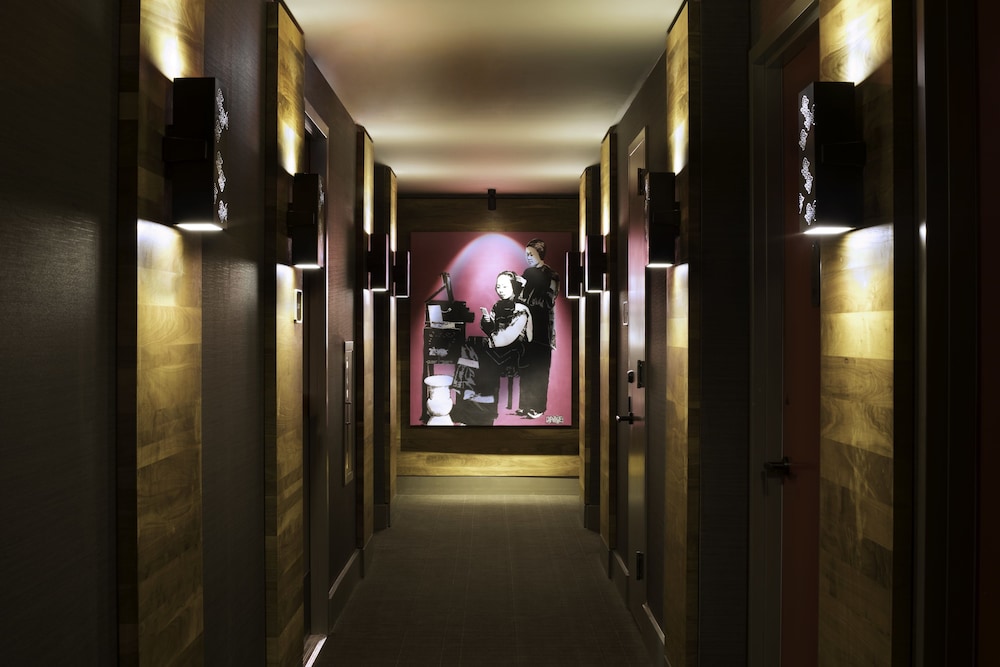 50 Bowery Hotel 30/60