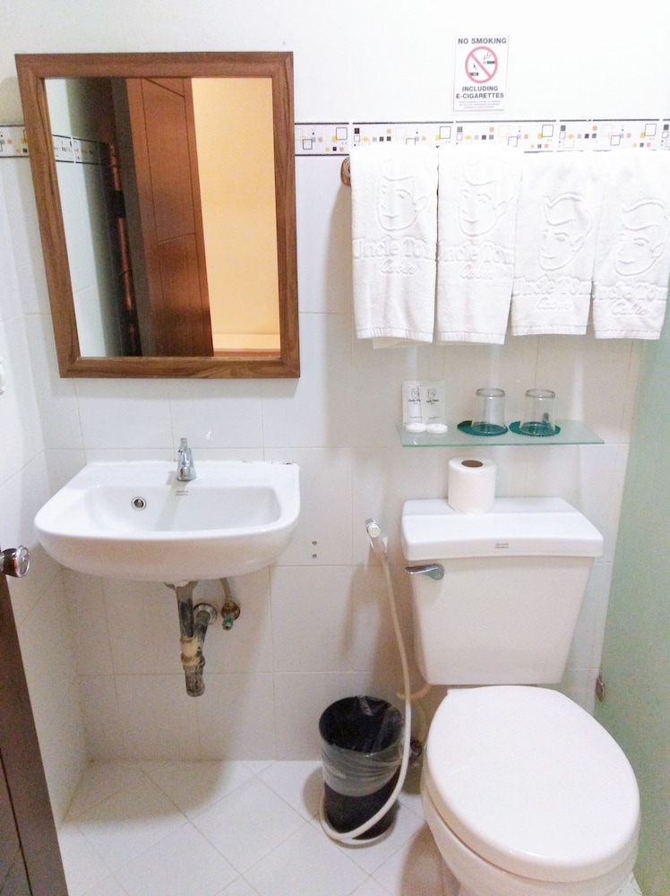 Cebu Uncle Tom's Cabin Hotel 24/66