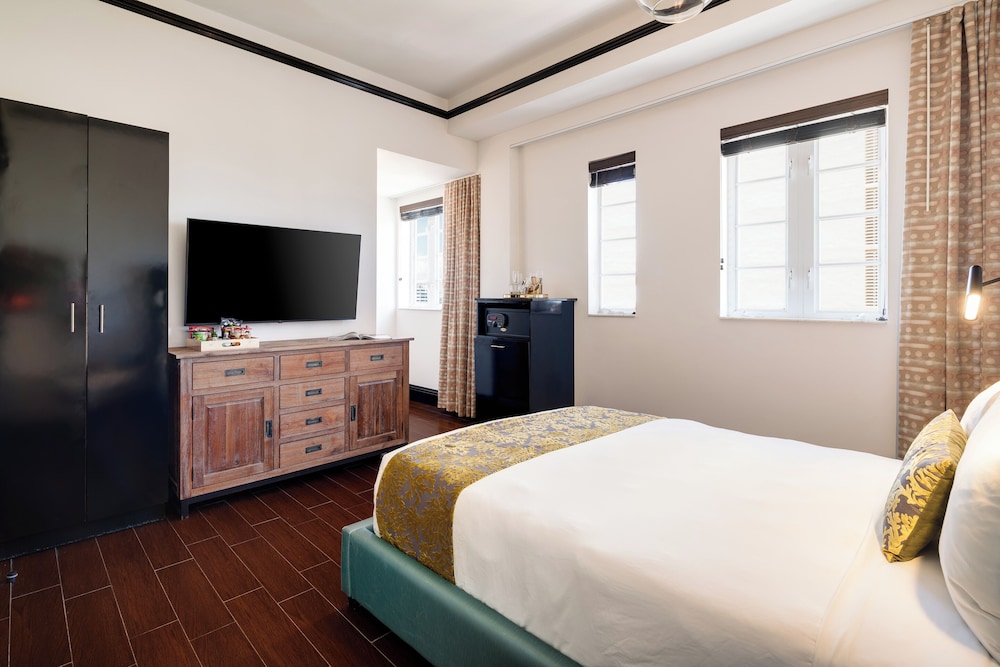 Hotel Croydon Miami Beach 25/75
