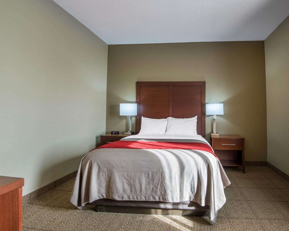 Spark by Hilton Grain Valley Kansas City 12/26