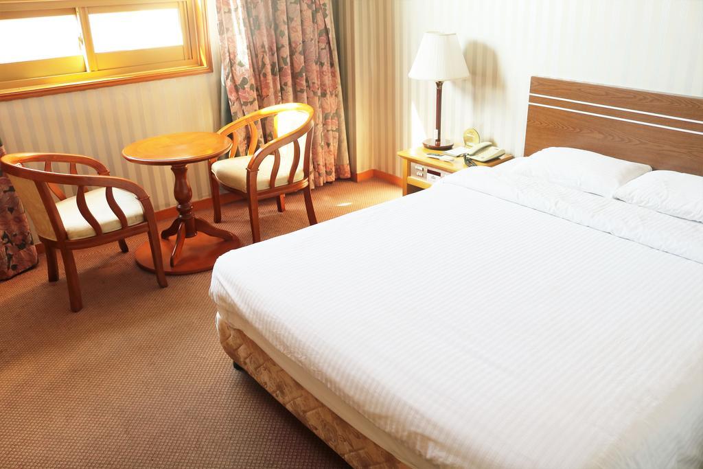 Prime Tourist Hotel 13/56