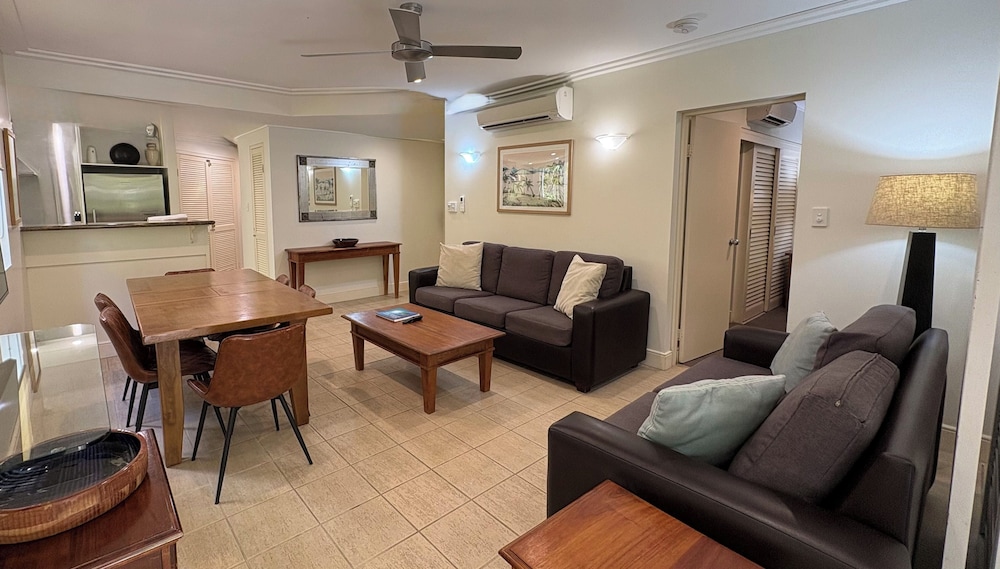 Mandalay Luxury Beachfront Apartments 38/59