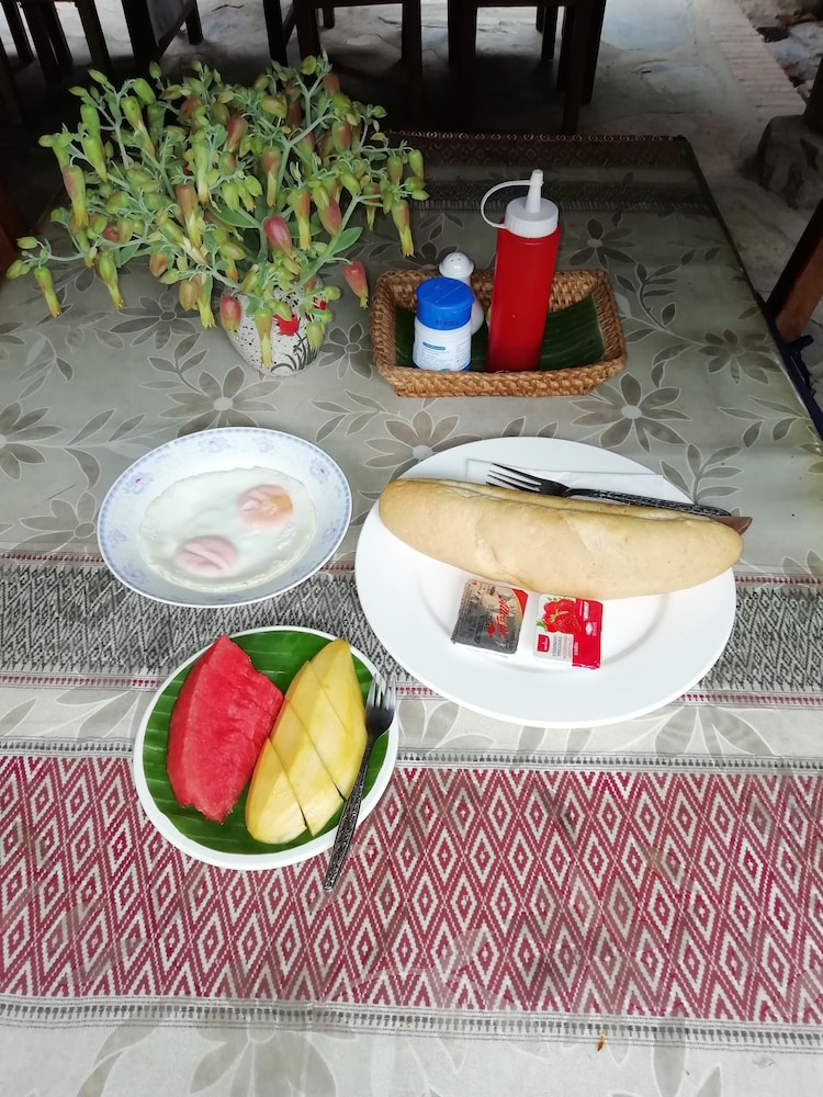Lao Lu Lodge 77/91