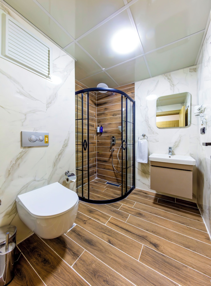 The Business Class Hotel 22/23