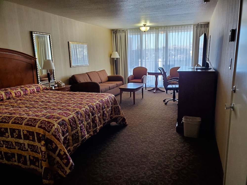 Royal Pacific Motor Inn 25/59