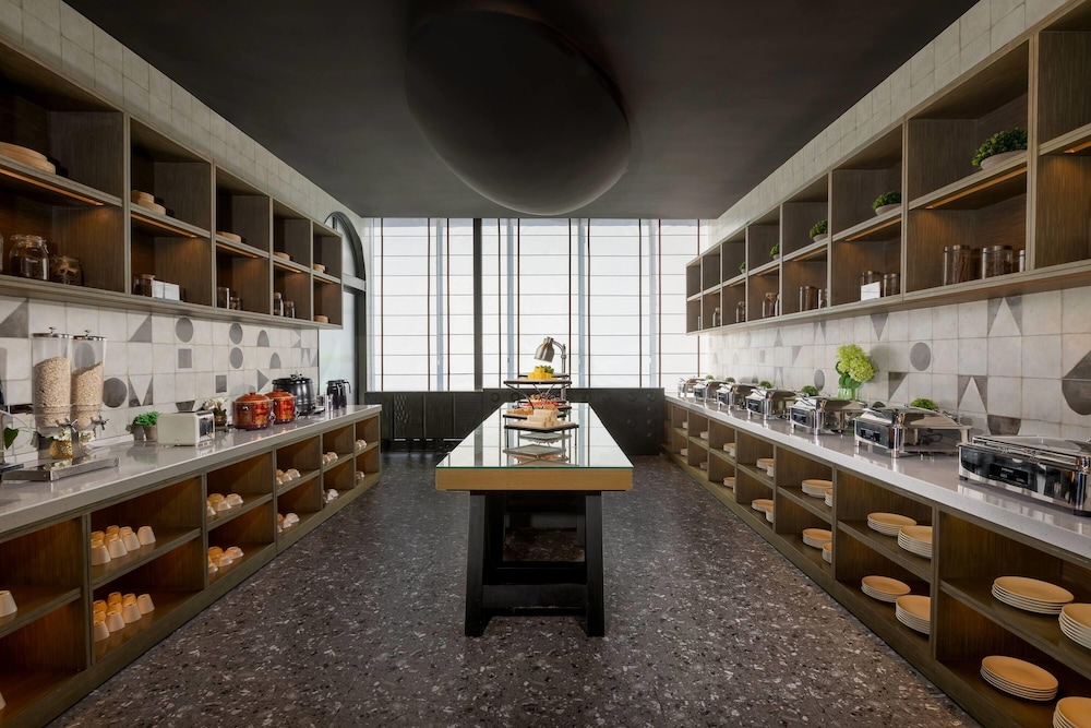 Days Hotel by Wyndham Changsha Wuyi Square 12/18