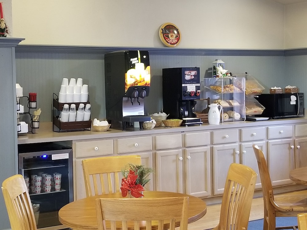 Nappanee Inn 23/31