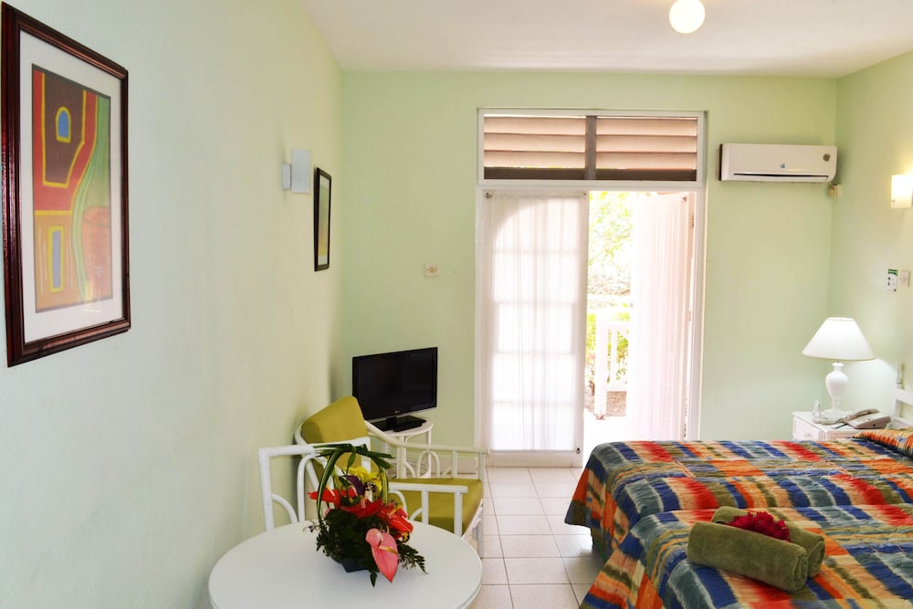 Dover Beach Hotel 39/61